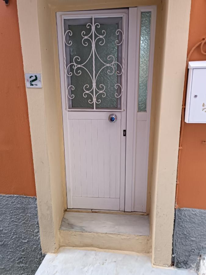Two-Storey Maisonette Next To The Port Mantouki المظهر الخارجي الصورة