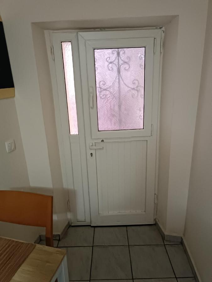 Two-Storey Maisonette Next To The Port Mantouki المظهر الخارجي الصورة